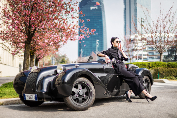 Milan: City Highlights driving a Vintage Car