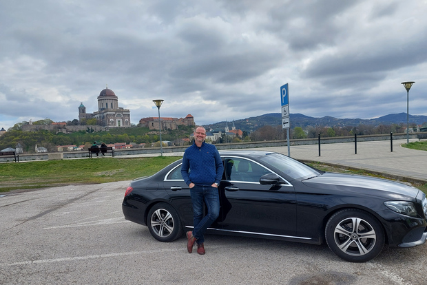 Ansa del Danubio: tour privato di 8 ore con pensione completa da Budapest