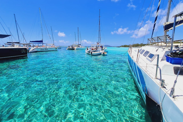 Илот Габриэль: круиз на катамаране с подводным плаванием и обедом с барбекю