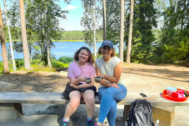 Da Helsinki: Escursione di un giorno per la raccolta di bacche in un parco nazionale