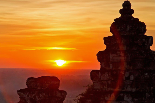 Siem Reap: Full-Day Angkor Wat Guided Tour with Sunset