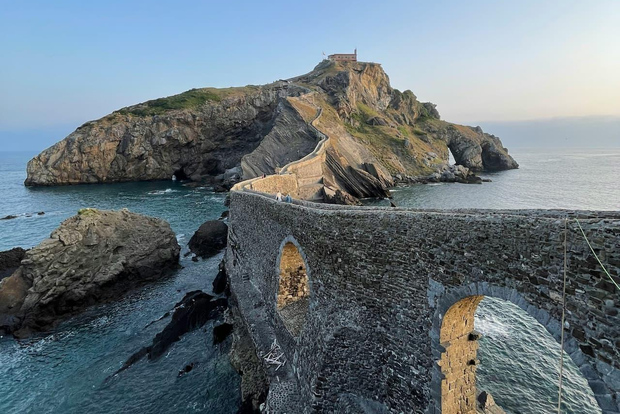 Bilbao: Gaztelugatxe, Bermeo, Mundaka, Gernika, & Wine Tour