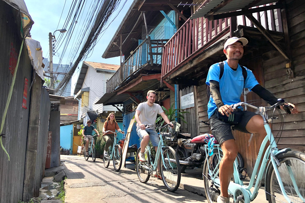 Bangkok: Temples, Canals & Local Life Bike Tour