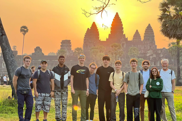 Siem Reap: Angkor Wat 2-Day Tour with Sunrise and Sunset