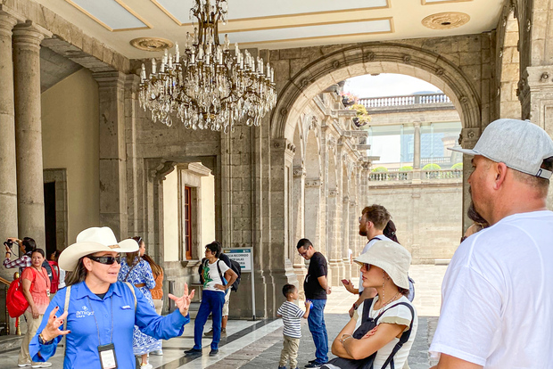 Mexico City: Chapultepec Castle and Anthropology Museum Tour