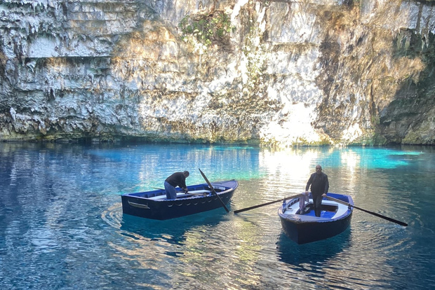 Lago Melissani - Nuoto sulla spiaggia di Myrtos