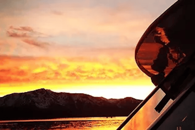Lake Tahoe: Scenic Sunset Cruise with Drinks and Snacks