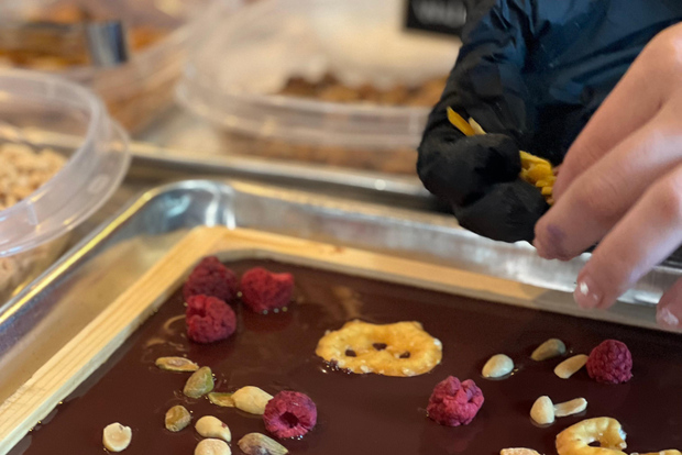 Santa Barbara: Laboratorio di creazione di barrette di cioccolato e scatole artistiche