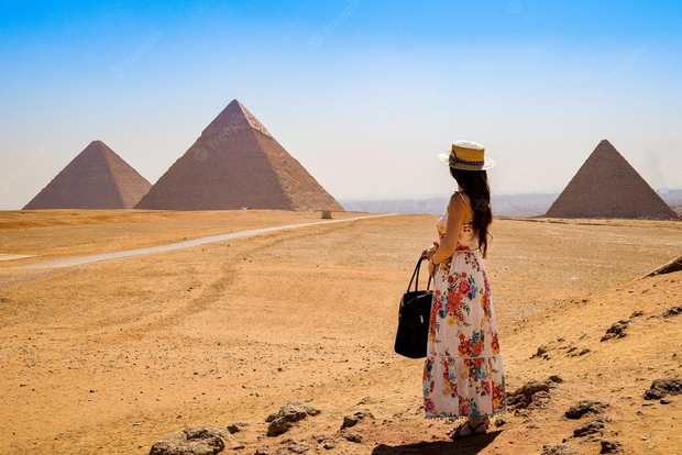 Cairo: Giza Pyramids, Memphis, Saqqara Private Tour & Lunch