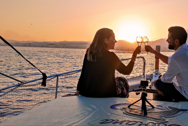 Estepona: Båttur i solnedgången & Cava & Tapa