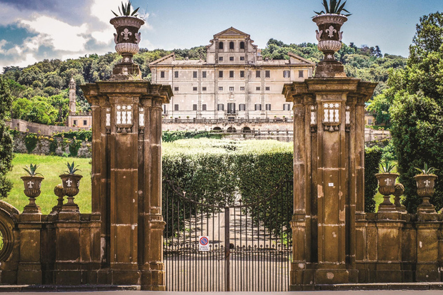 Rome: Castelli Romani Hop-on and Hop-off Tour