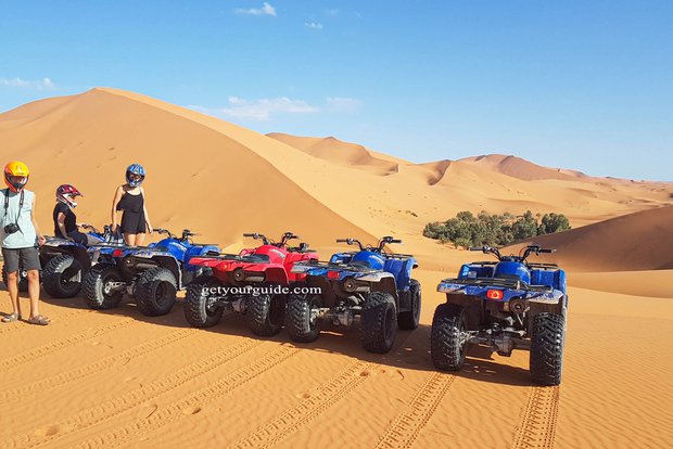 Un'ora di tour in quad nel deserto del Sahara
