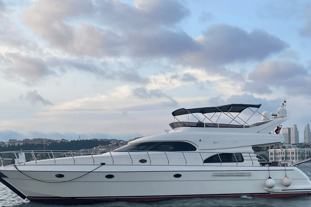 İstanbul: Private Bosphorus Tour On Luxury Yacht Pre#2