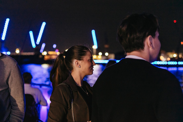 Hamburgo: cruzeiro noturno de 1 hora pelas luzes do porto