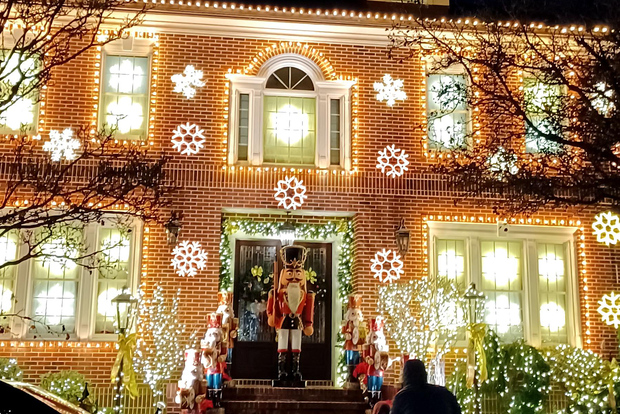 Il fascino del Natale a New York: Dyker Heights, South Street Sea Port, Vessel