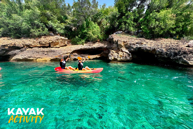 Алькудия: каякинг-тур со сноркелингом и купанием в морской пещере