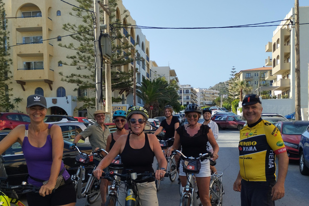 Tour in e-bike al monastero di Arkadi Pranzo completo incluso
