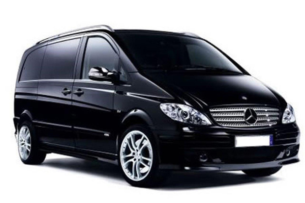 Bodrum: Privater Flughafentransfer mit Mercedes und Abholung