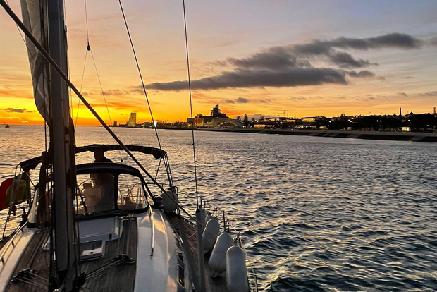 Lisbon: Sunset Sailing with Local Wine & Stunning Views