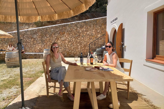 Scopri l'essenza della ricca cultura del vino di Ibiza