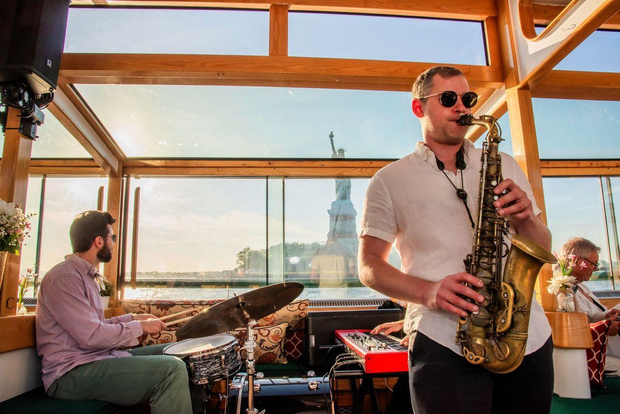 NYC: Crociera Jazz serale sullo Yacht Manhattan