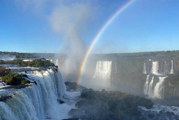Tour privado de las Cataratas del Iguazú: Brasil y Argentina en 1 Día