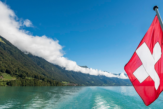 Da Milano: gita di un giorno a Interlaken e sulle Alpi svizzere