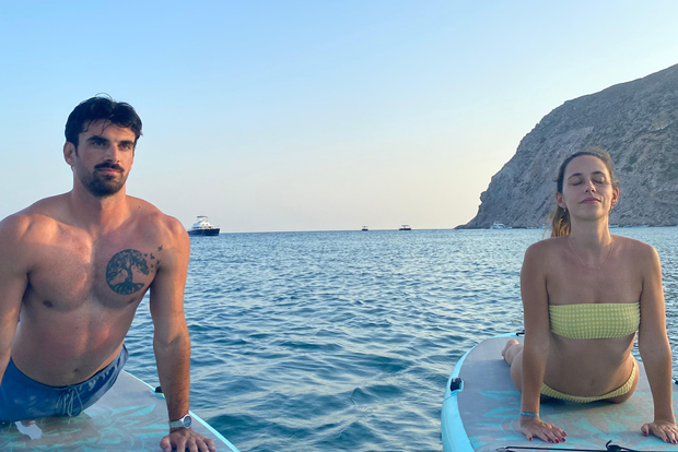 Sup Yoga nell'isola di Milos