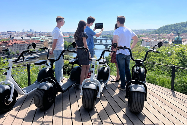Prague E-Scooter City Tour: Regular or Fat Tire