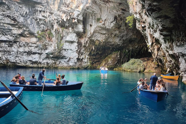 Cefalonia: Tour privato dell'isola di Skala di un giorno intero