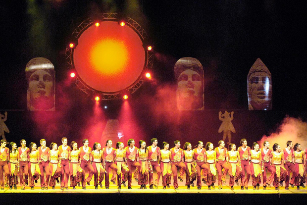Espectáculo de danza «Fuego de Anatolia» en el antiguo teatro de Aspendos