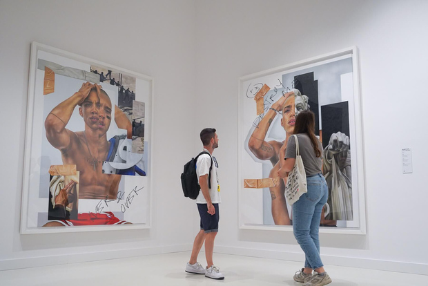 Barcelona: Hop-On Hop-Off Bus und Moco Museum Ticket