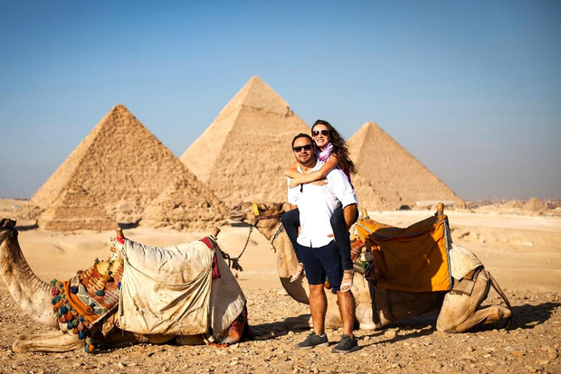 Hurghada: Giza Pyramids, Sphinx, Museum & Old Souq Day Trip