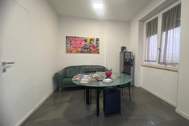 Naples Luggage storage