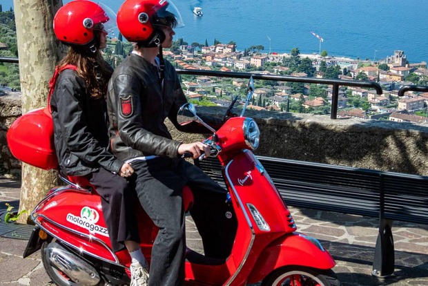 Peschiera del Garda: Lake Garda self-guided Vespa tour