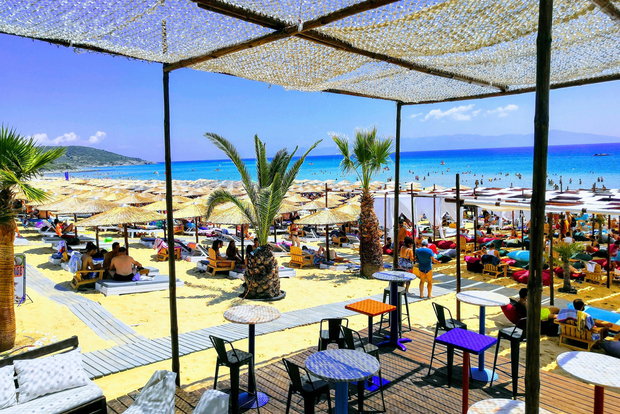 Mykonos: attrazioni, spiaggia Super Paradise, lettini e trasferimenti