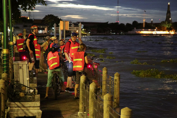 Tour in bicicletta di 5 ore di Bangkok al tramonto