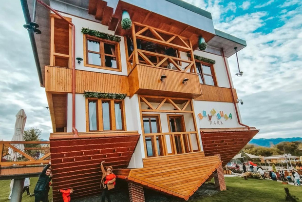 Da Sibiu: Palazzo Brukenthal e la Casa Capovolta di Avrig