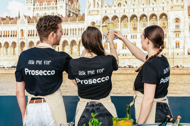 Budapest: Prosecco, Bier und Aperol Spritz so viel du willst
