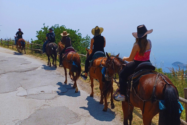 Sorrento: Horseback Riding Tour with Guide