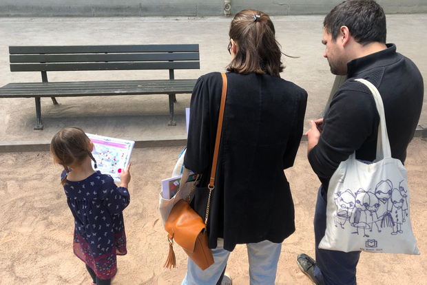 Explore Le Marais: Guided Treasure Hunt in Historic Paris