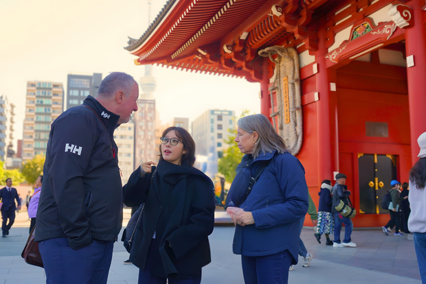 Tokyo: tour a piedi del tempio e del santuario di Asakusa con guida locale