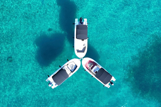 Zara: tour originale in motoscafo per il giro delle isole con bevande incluse