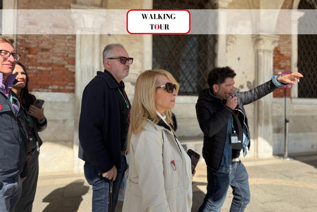 Venice: Winter Walking Tour & Romantic Gondola Ride Upgrade