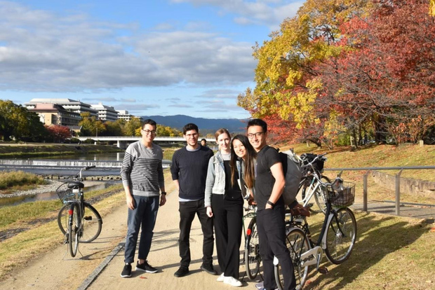 Kyoto: tour guidato in bici tra tesori nascosti e breve passeggiata