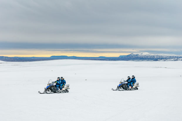 Von Reykjavik aus: Golden Circle und Gletscher Snowmobile Tour