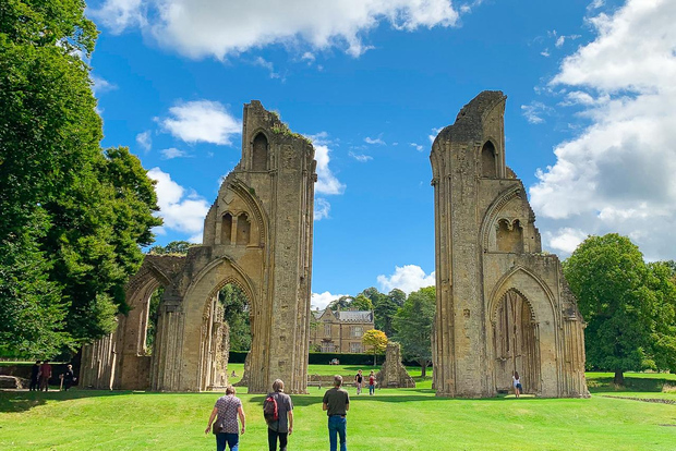 Desde Londres: Excursión de un día con guía a Glastonbury y la Garganta de Cheddar