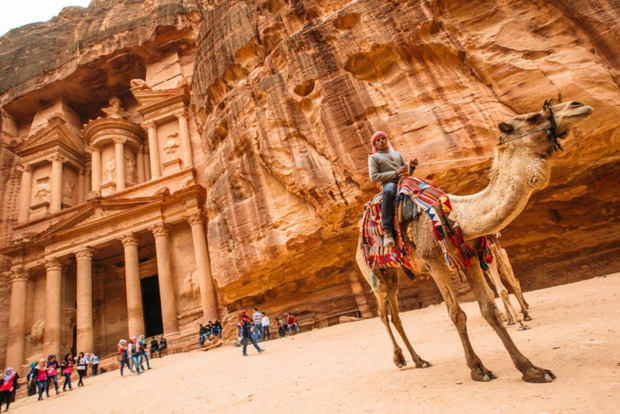 Amman or Swemeh: Petra & Wadi Rum Day Trip with Hotel Pickup
