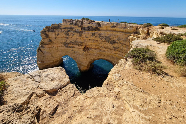 Desde Faro: senderismo por 7 valles y visita a la cueva de Benagil