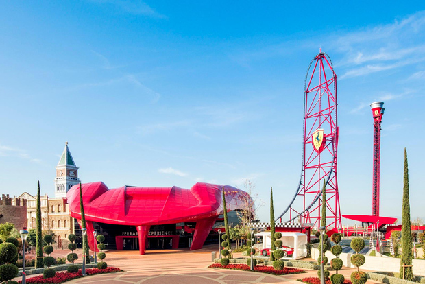 PortAventura e Ferrari Land: Escursione di una giornata intera da Barcellona
